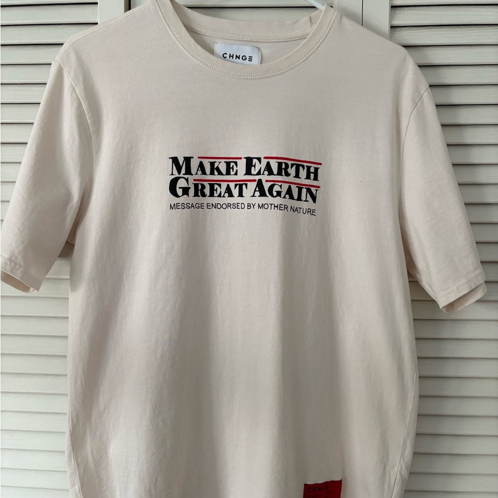 CHNGE Cream 'Make Earth Great Again' Short Sleeve Tee